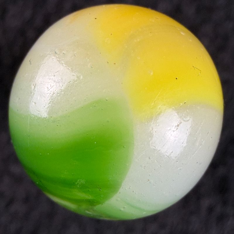 AKRO AGATE. Popeye Patch Marble 11/16” Mint(-) Vintage. Green Yellow White