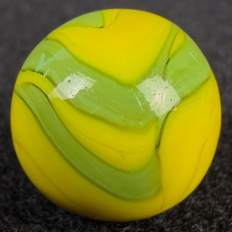 ​CHRISTENSEN AGATE CO. Green-on-Yellow Swirl Marble, 5/8", Mint(-) 9.2