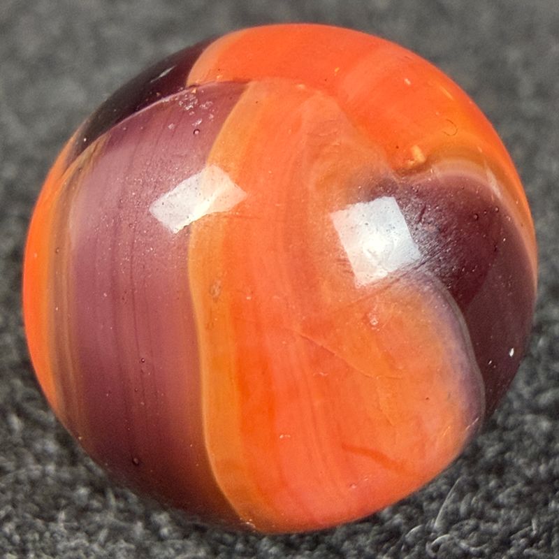 MARBLE KING Wasp, 5/8 Inch, Mint Minus, Vintage Marble