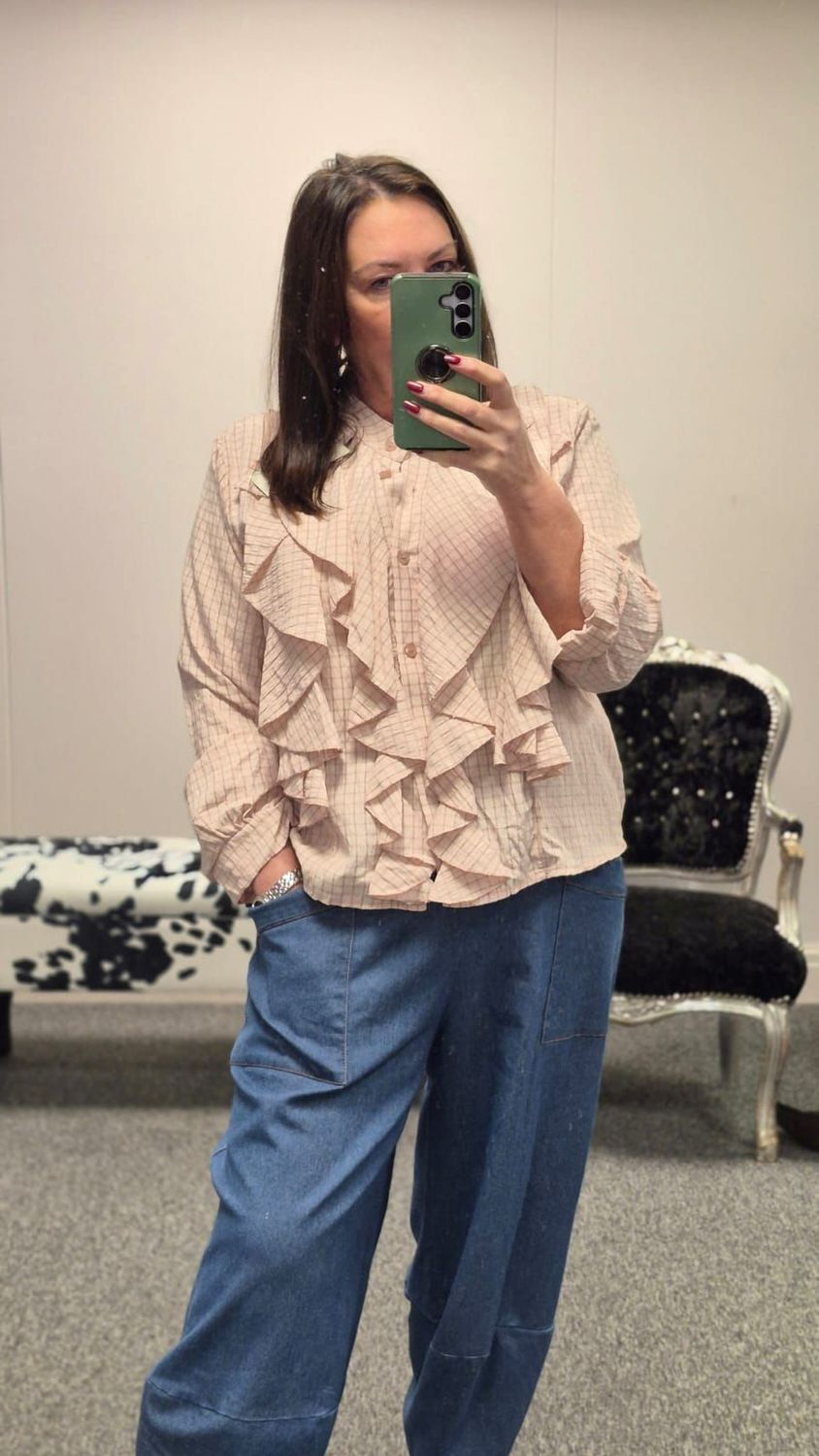 FRILLY BLOUSE