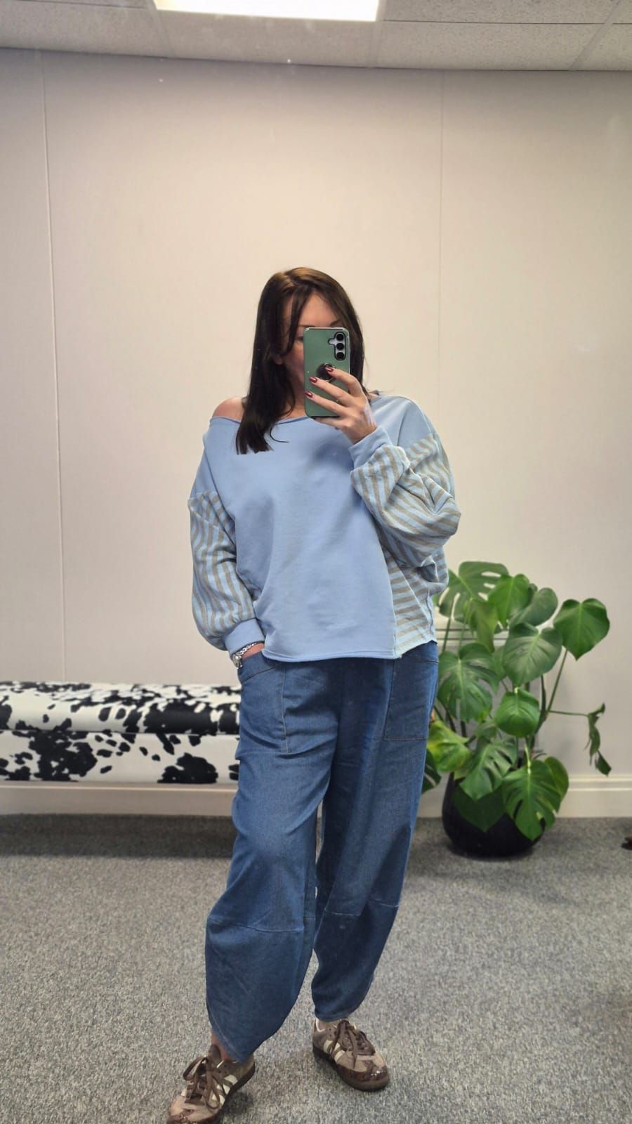 LOOSE FITTING SWEATSHIRT