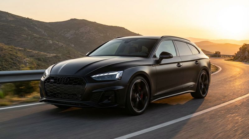 Audi A5 Avant Black Competition (E-Hybrid)