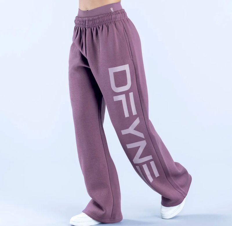 Signature wide leg jogger