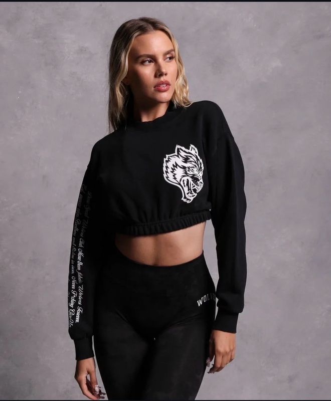 * In our heart vintage Gwen cropped crew neck