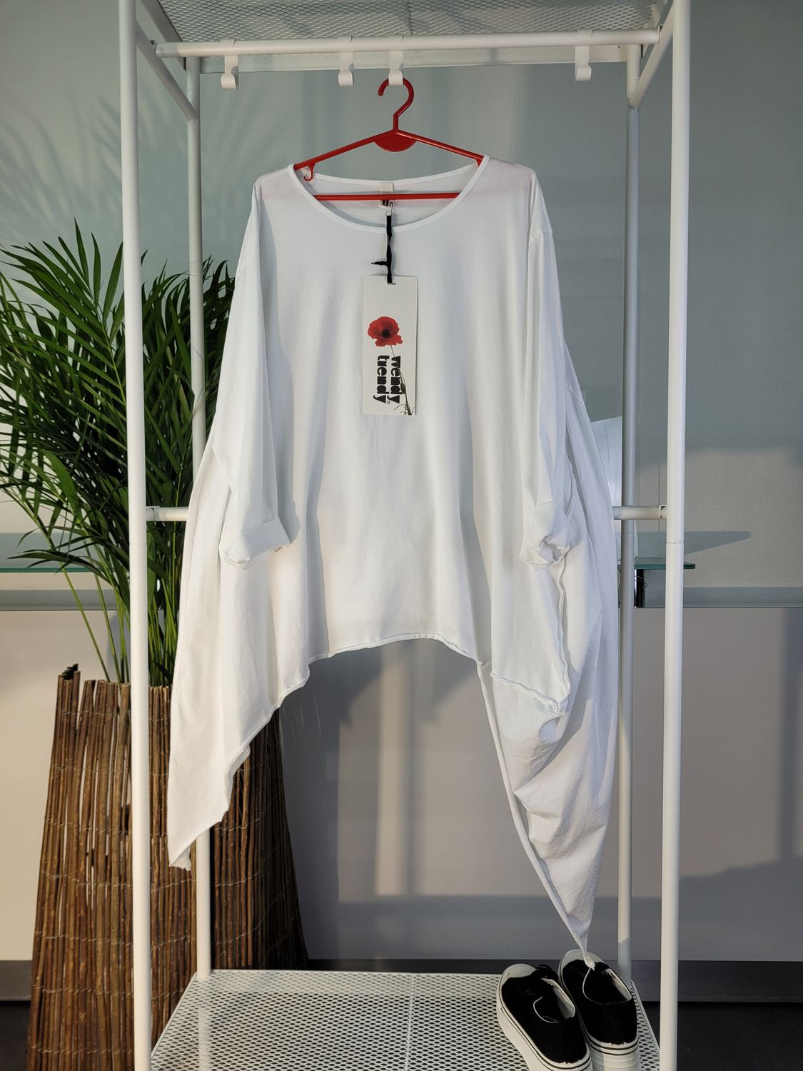 Bluzka asymetryczna długa biała Wendy Trendy