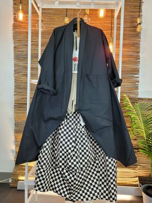 Płaszcz wiosenny Wendy Trendy czarny