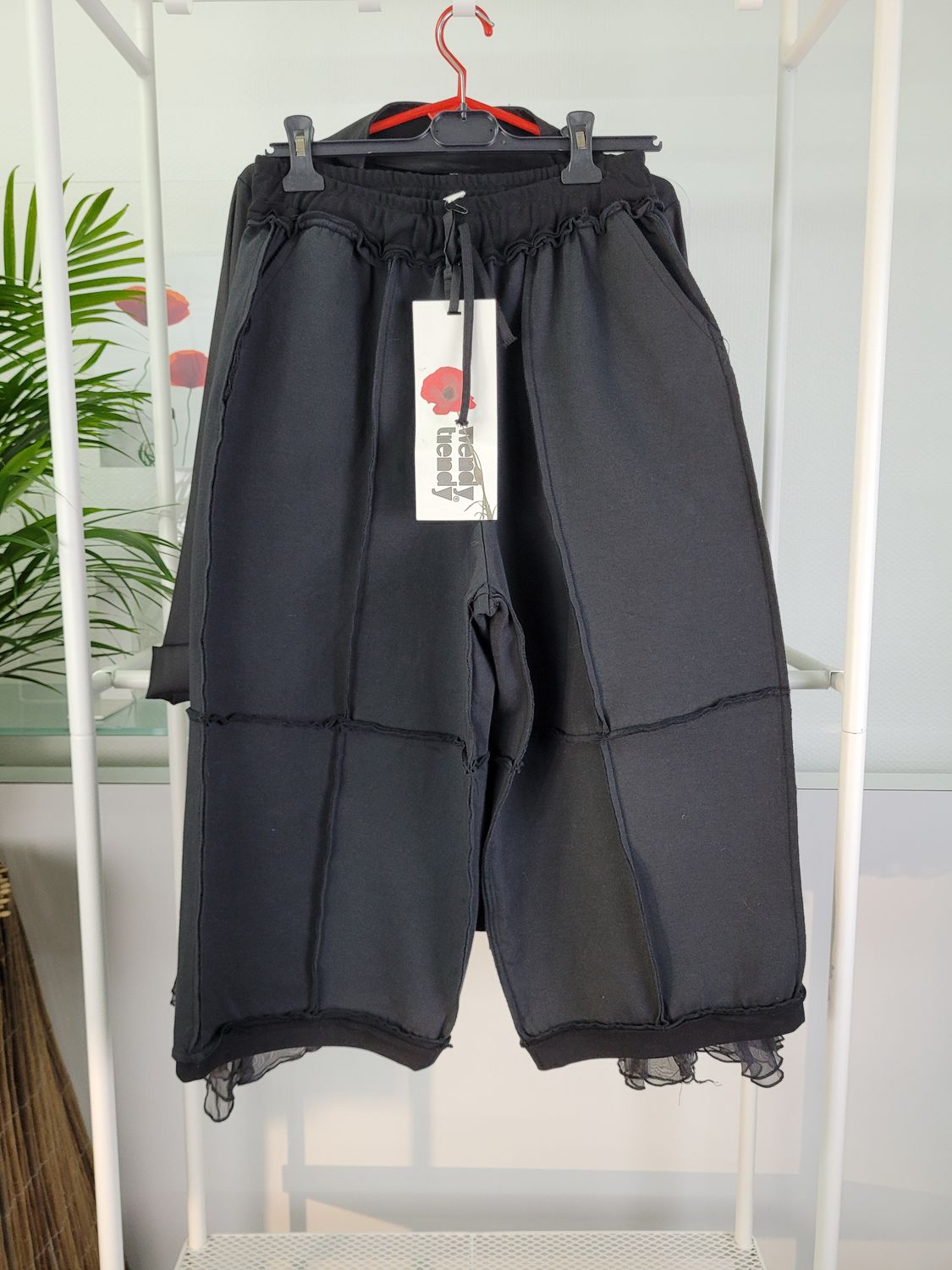 Spodnie dresowe z przeszyciami Wendy Trendy