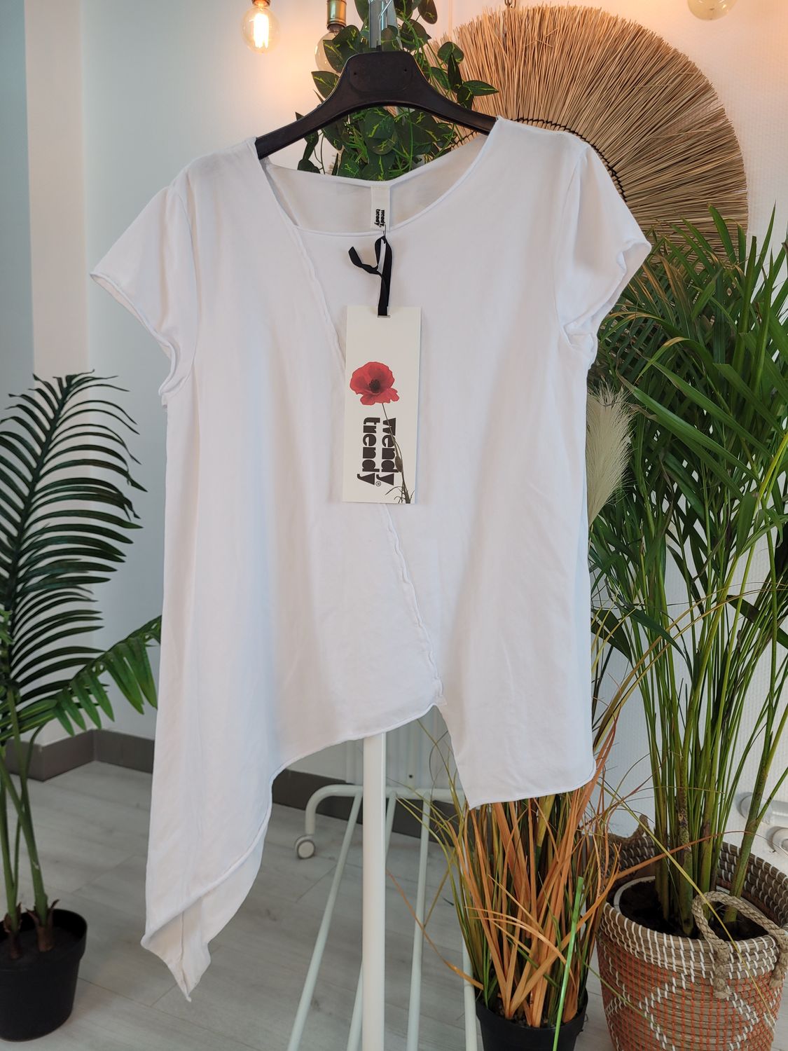 Koszulka asymetryczna krótki rękaw Wendy Trendy biała
