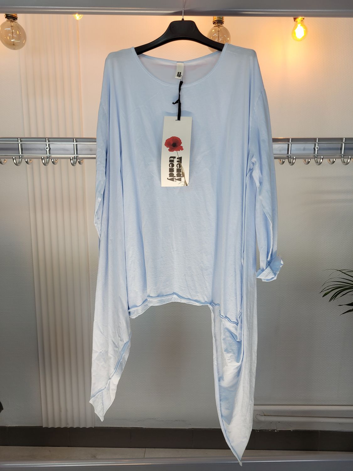 Bluzka asymetryczna długa błękitna Wendy Trendy