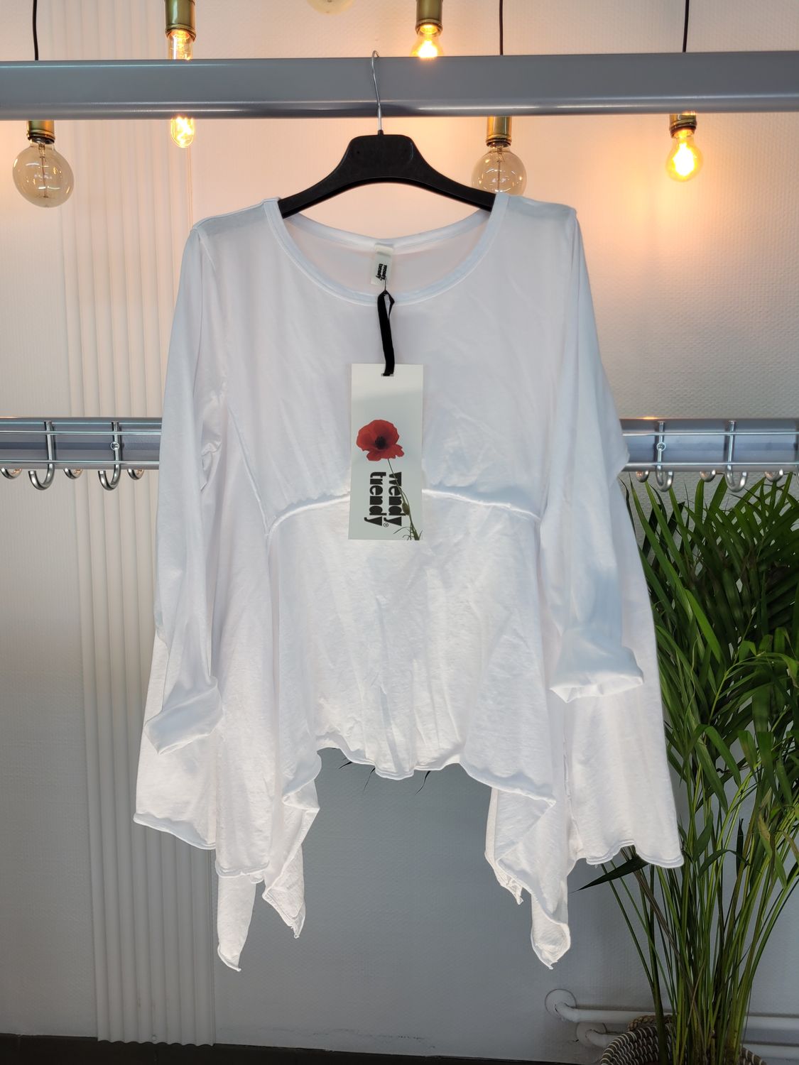 Bluzka asymetryczna z odcięciem biała Wendy Trendy