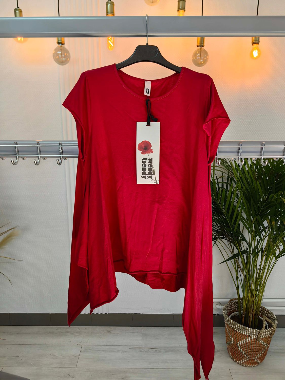 Bluzka krótki rękaw asymetryczna czerwona Wendy Trendy