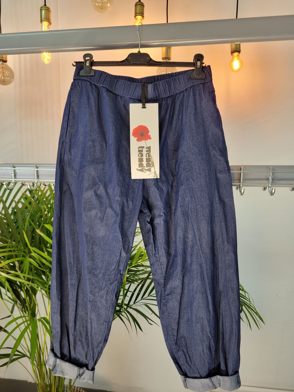 Spodnie z cienkiego denimu Wendy Trendy niebieskie