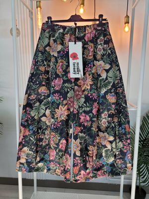 Szerokie spodnie w różowe kwiaty Wendy Trendy