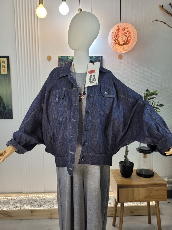 Jeansowa kurtka Wendy Trendy z rękawami typu nietoperz