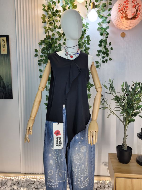 Top asymetryczny czarny Wendy Trendy