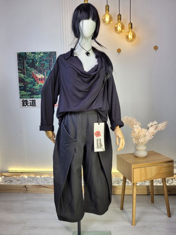 Spodnie barrel z zakładkami czarne - Wendy Trendy