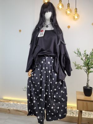 Black Balloon Pants with Stripes and Embroidered Dots – Wendy Trendy