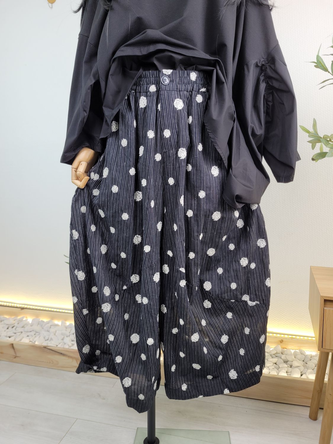 Black Balloon Pants with Stripes and Embroidered Dots – Wendy Trendy