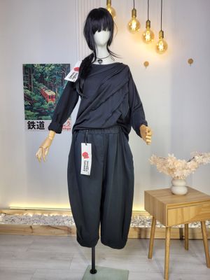 Szerokie spodnie z nogawkami zwężanymi ku dołowi Wendy Trendy czarne