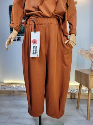 Szerokie spodnie z nogawkami zwężanymi ku dołowi Wendy Trendy dyniowe