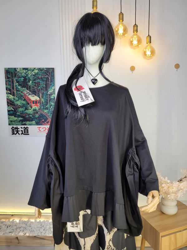 Bluzka/bluza z warstwowym dołem czarna - Wendy Trendy