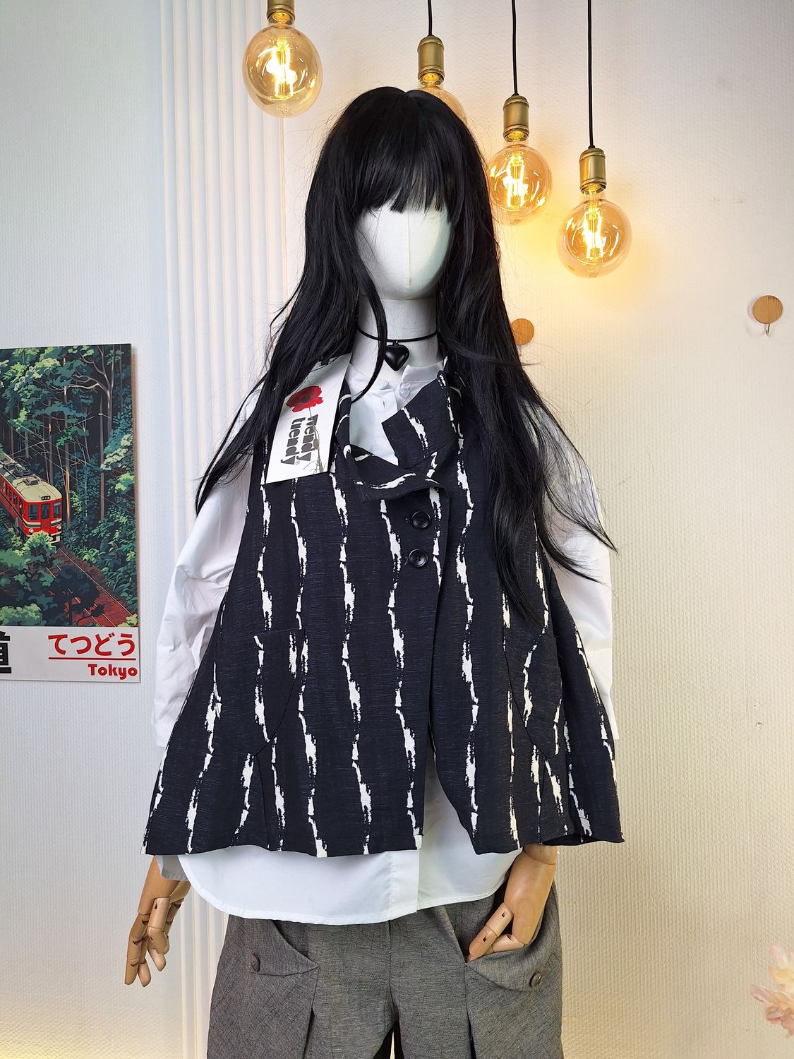 Anthracite Vest with Artistic Pattern - Wendy Trendy