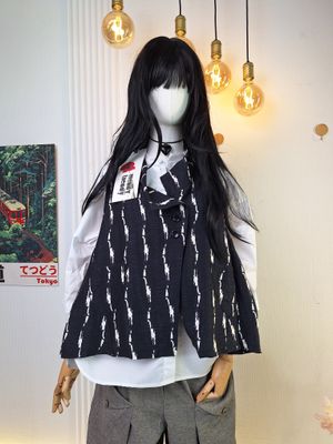 Anthracite Vest with Artistic Pattern - Wendy Trendy