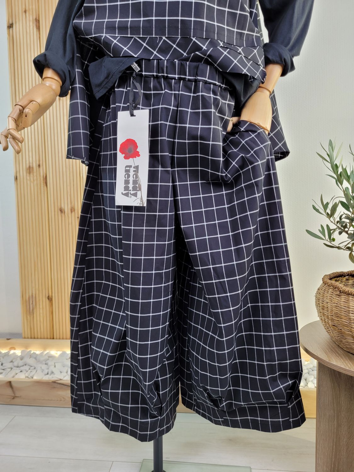 Wide Palazzo Pants in Check Pattern with Pleats - Wendy Trendy
