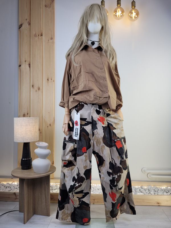 Urban Pants with Cargo Pockets and Wide Legs Wendy Trendy