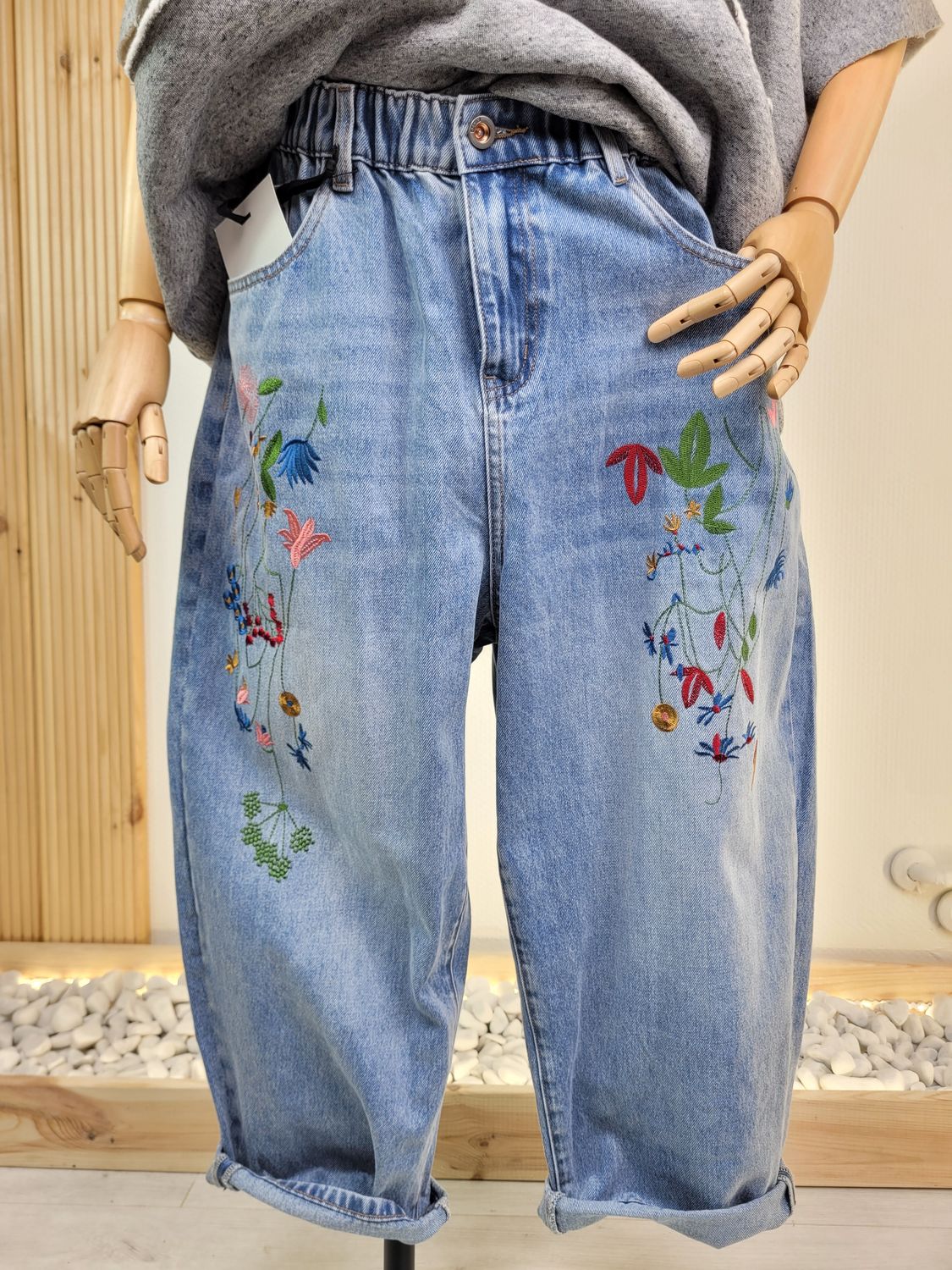 Barrel Jeans with Pastel Embroidery - Wendy Trendy