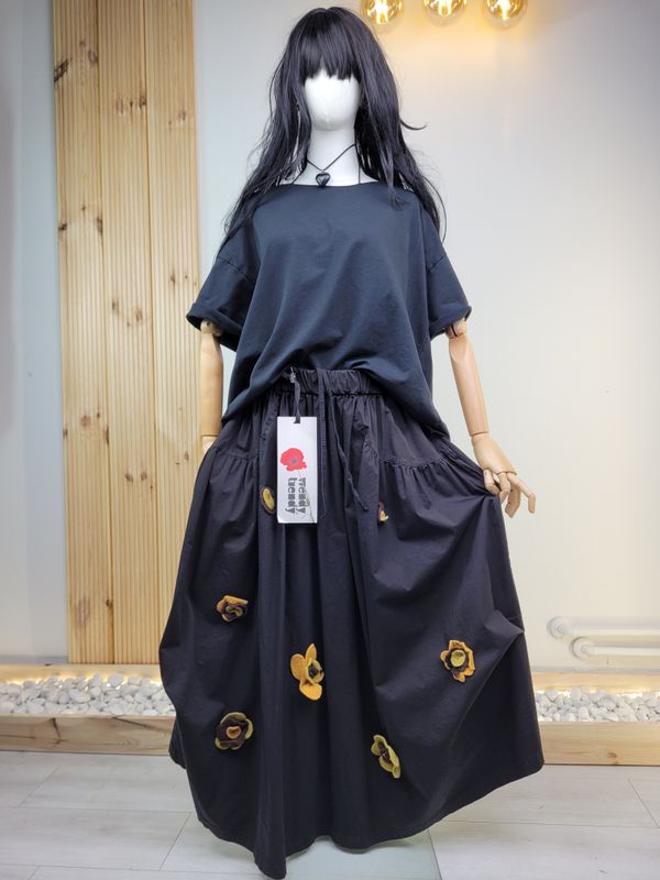 Black T-Shirt-Style Sweatshirt - Wendy Trendy