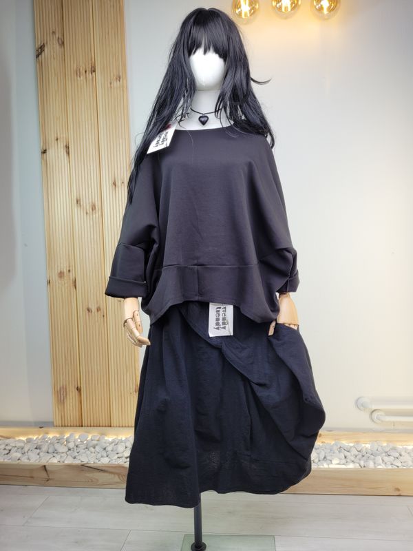 Black Batwing Sleeve Sweatshirt - Wendy Trendy