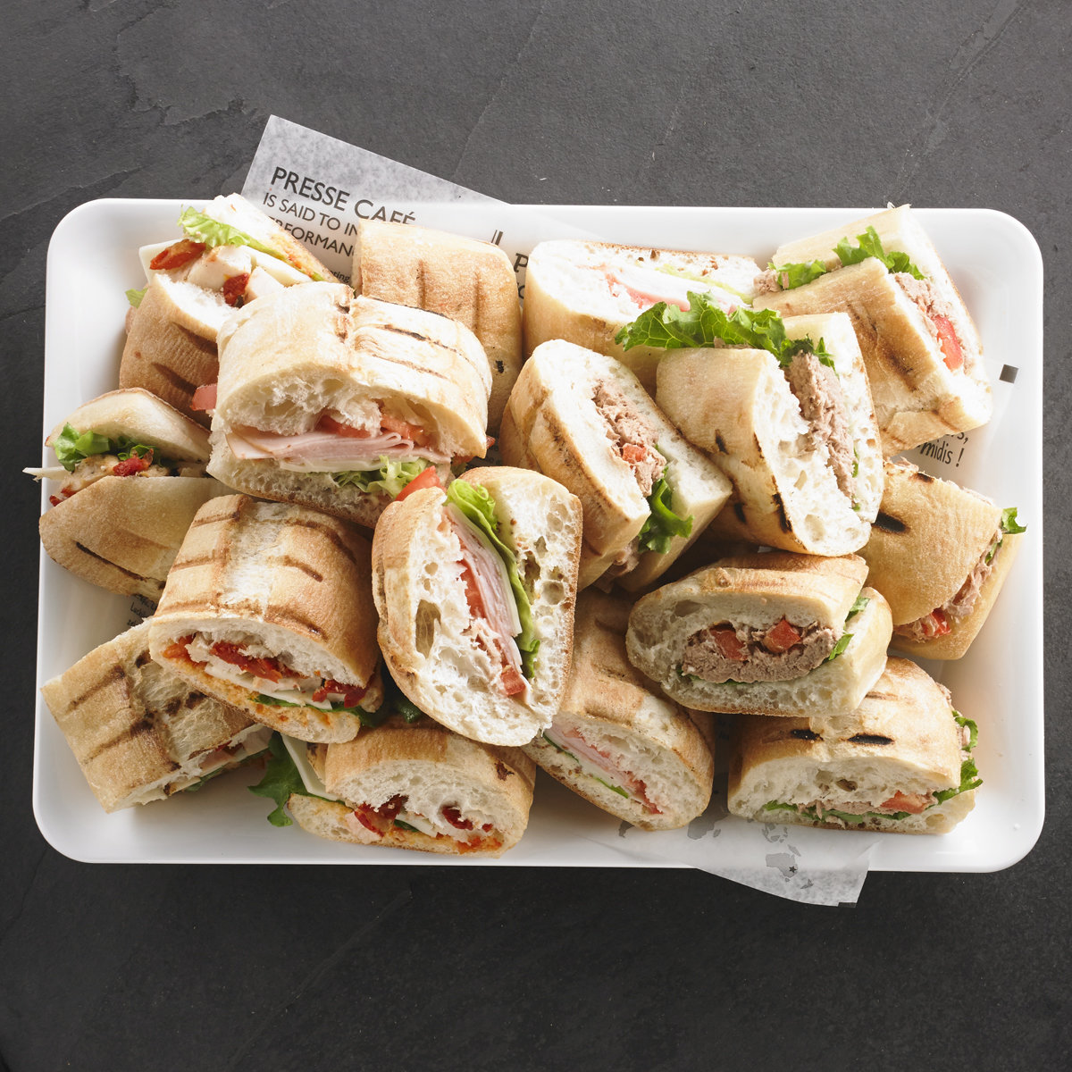 Plateau de Presswiches assortis pour 8 personnes / Prix par personne 14,95$
