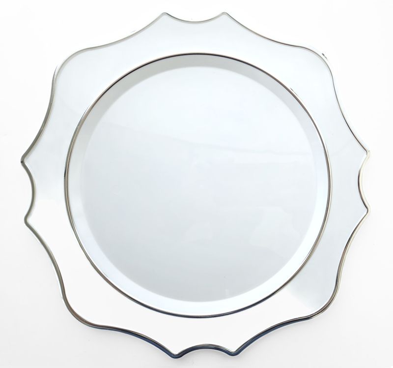 13.25&#39;&#39; Scalloped Charger Plate White Silver