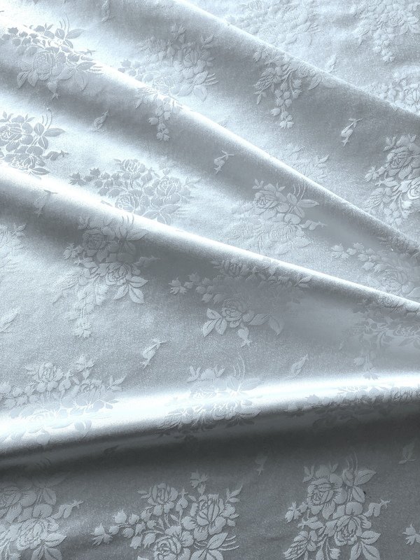 Jacquard Vintage Style White Floral Tablecloth
