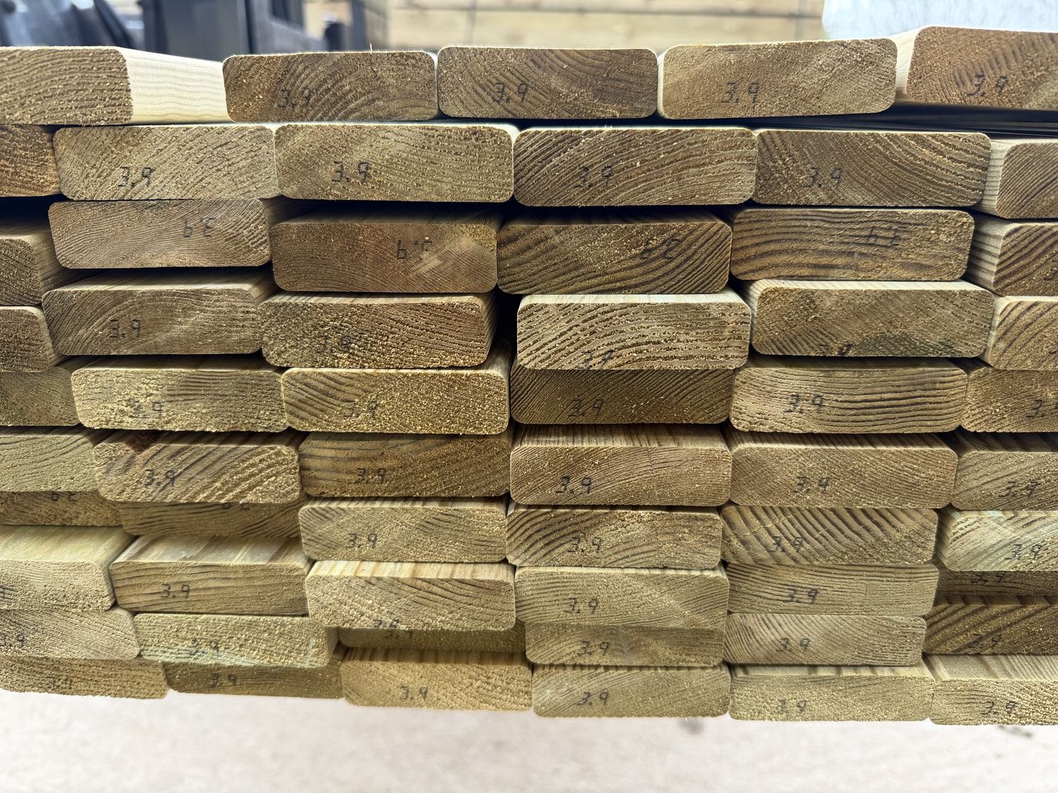 Landscape Batten PAR Eased 4 Edges Tanalised 25x75 (20.5X70) 3.9m