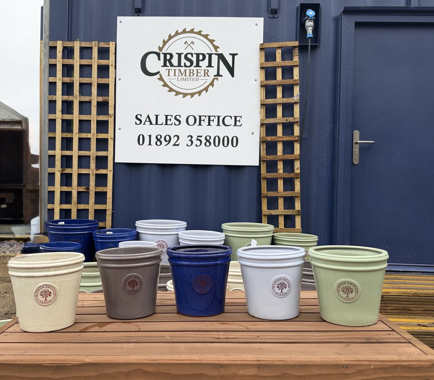 SMALL BLOSSOM ORCHARD GARDEN POT