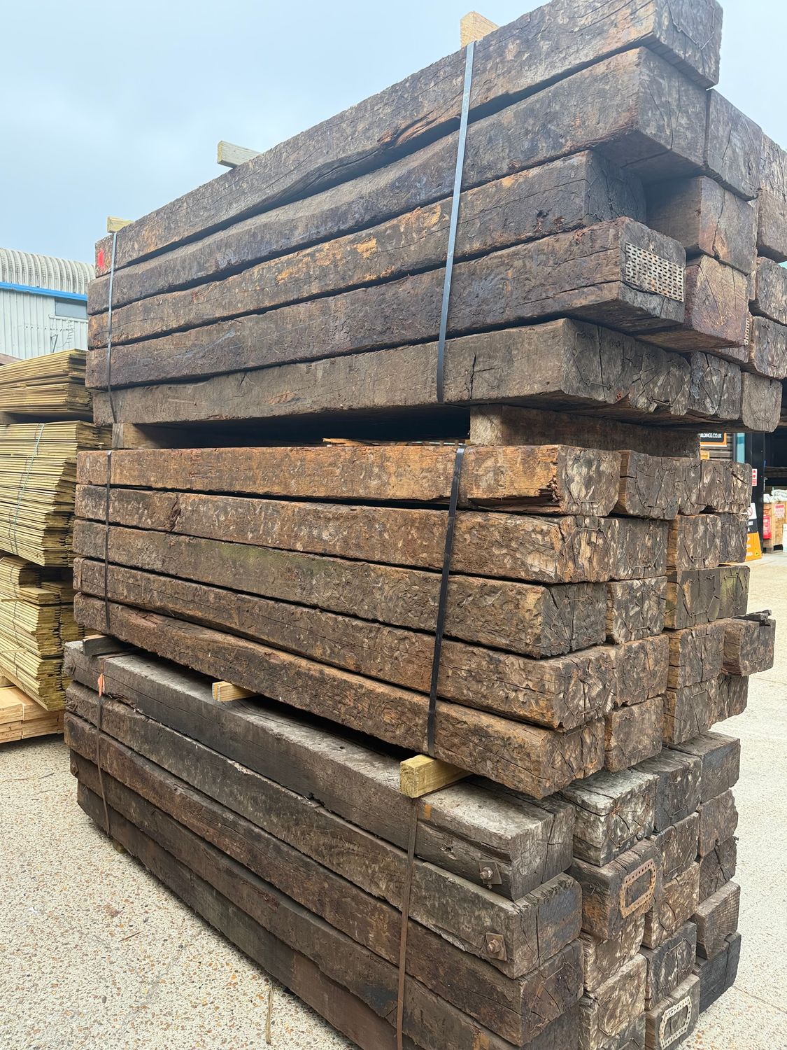 Reclaimed Railway Sleepers -150x250x2600