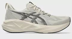 Men's Novablast 5 - Oatmeal / Black