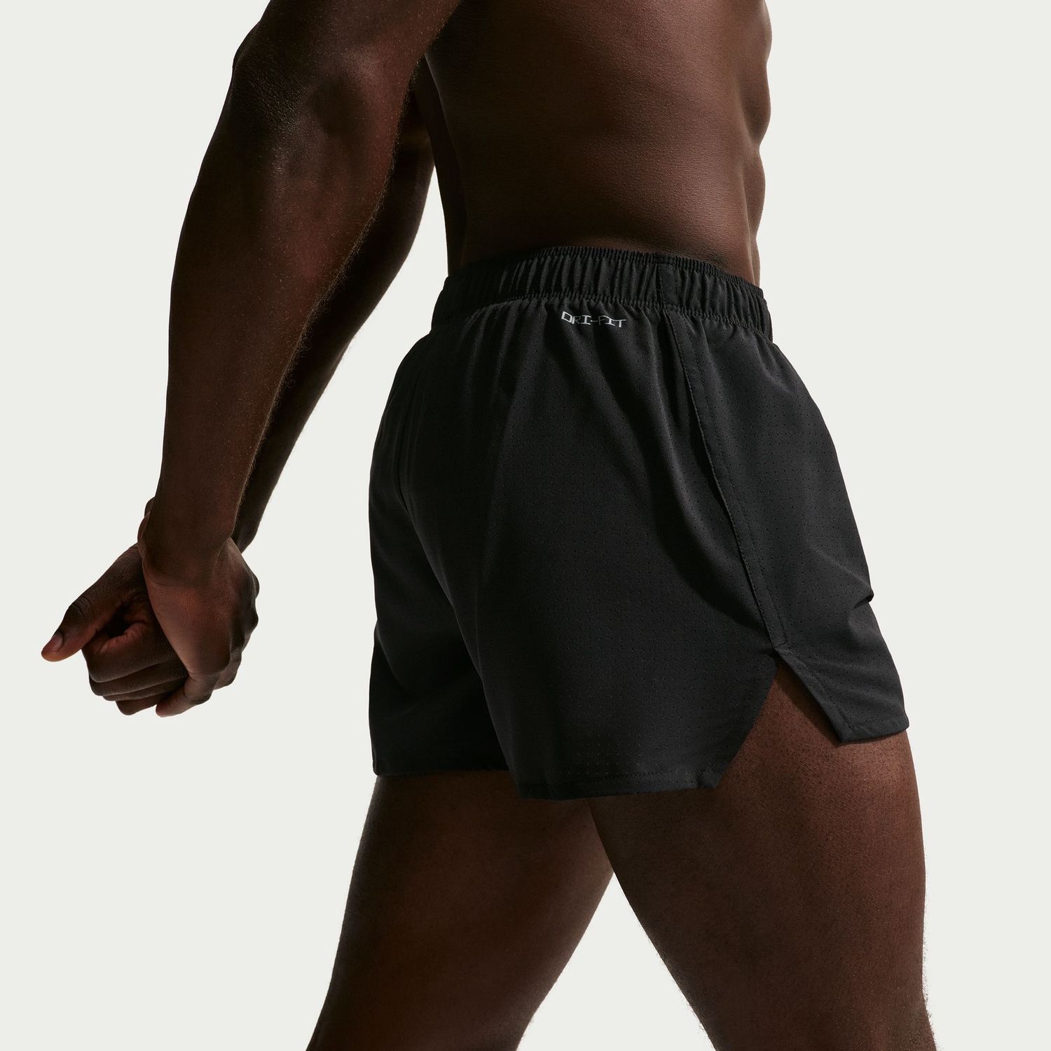NIKE Men's Dri-FIT FAST 3in Short - Black