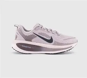 Nike Women's Vomero 18  - 607
