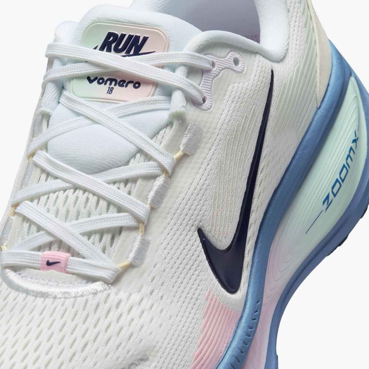 Nike Women's Vomero 18 -  115