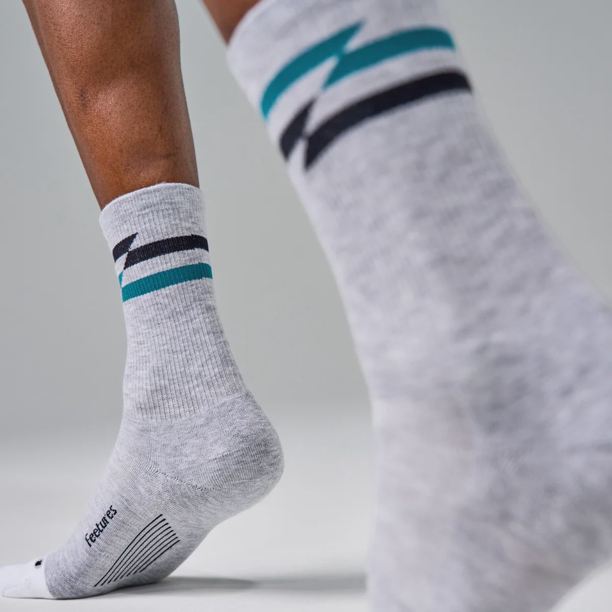 Feetures Elite Max Cushion Mini Crew - Gray Track