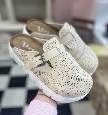 Lulu Mule In Cream Lulu Mule In Cream