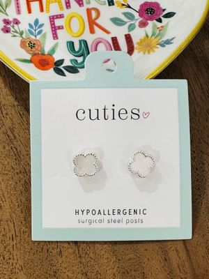 Silver Iridescent Clover