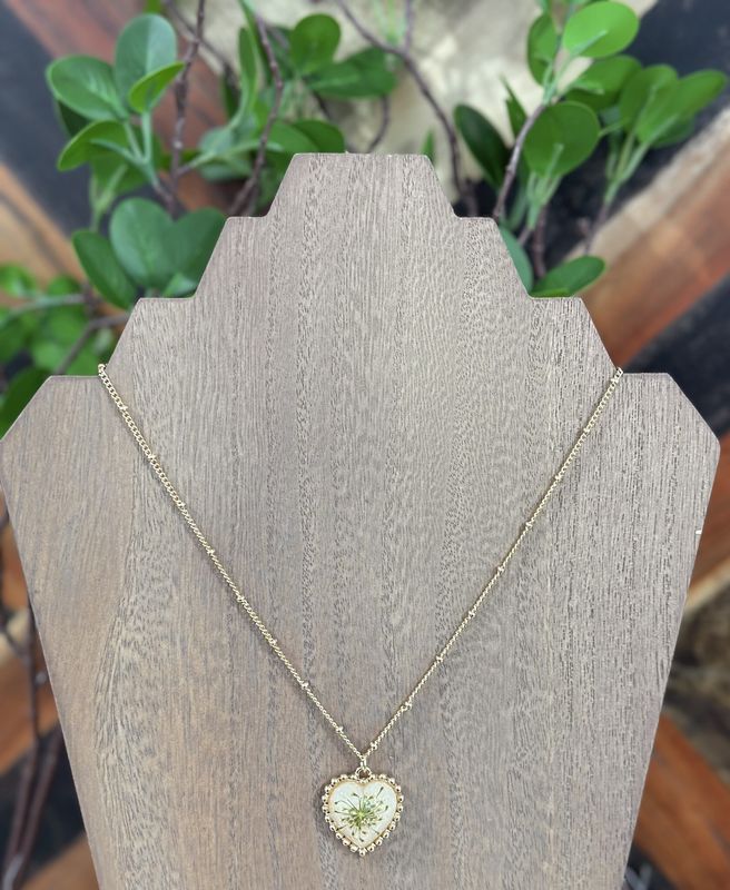 Green Vintage Pressed Flower Necklace