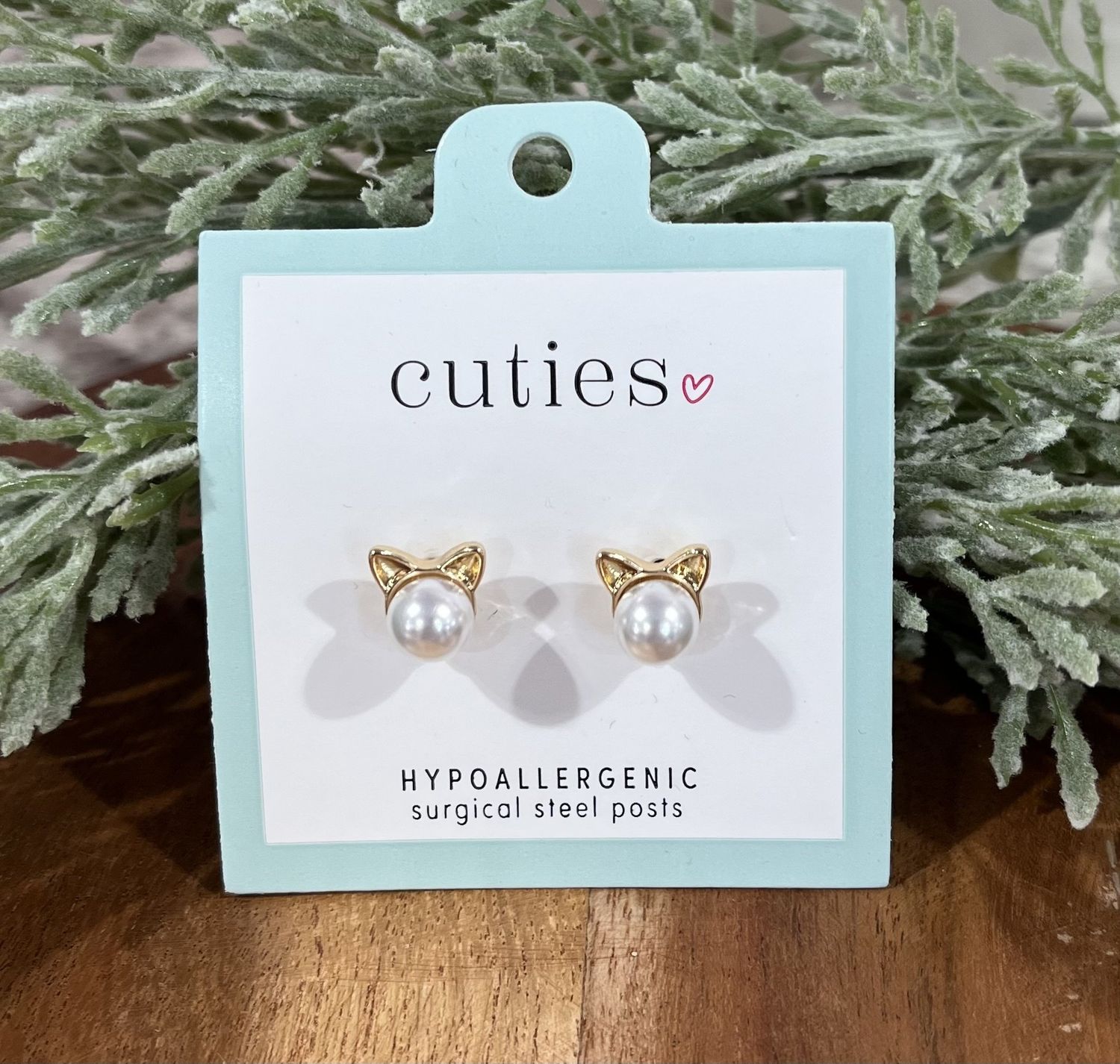 Pearl Cat Face Stud Earrings