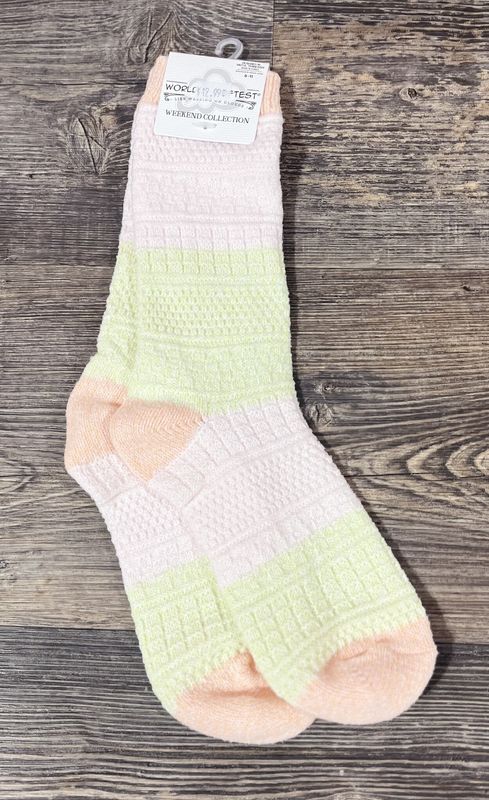 Peach Multi Cable Crew Socks Peach Multi Cable Crew Socks