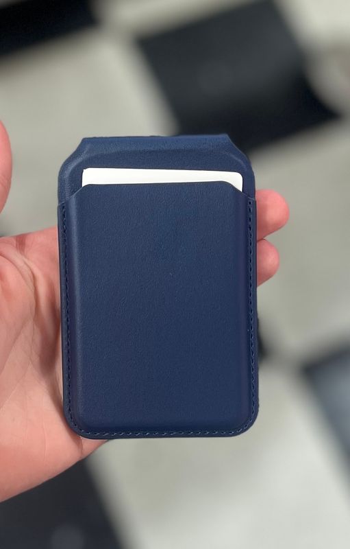 Magnetic Wallet &amp; Stand-Navy
