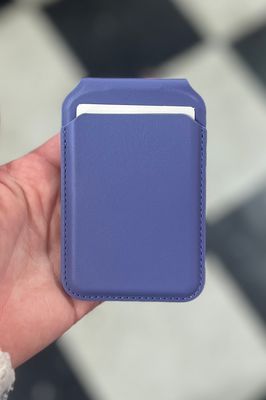 Magnetic Wallet &amp; Stand in Lilac